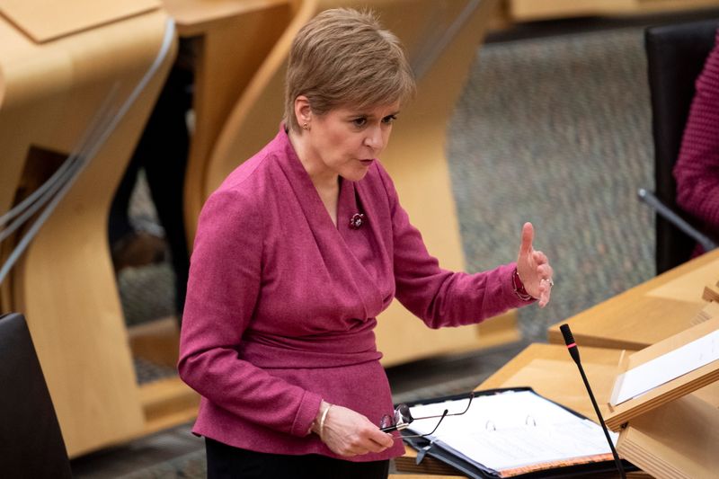 &copy; Reuters. Scotland&apos;s First Minister Nicola Sturgeon gives an update on COVID-19 restrictions, in Edinburgh