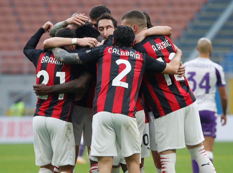 &copy; Reuters. FILE PHOTO: Serie A - AC Milan v Fiorentina