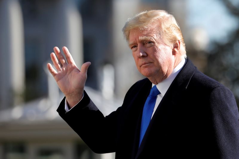 © Reuters. President Donald Trump returns from Camp David