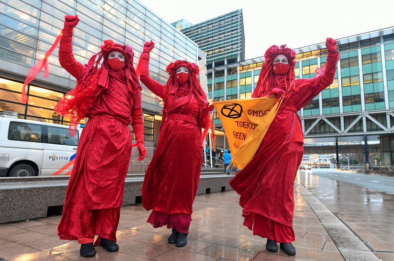 &copy; Reuters. Protest outside court during a hearing in a case against Royal Dutch Shell, in The Hague