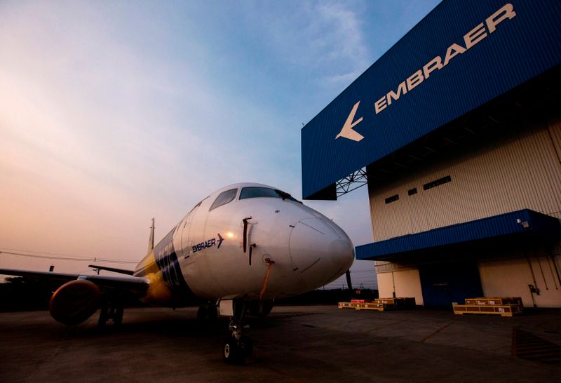 Â© Reuters. FILE PHOTO: An Embraer E-175 jet sits outside the factory in Sao Jose dos Campos