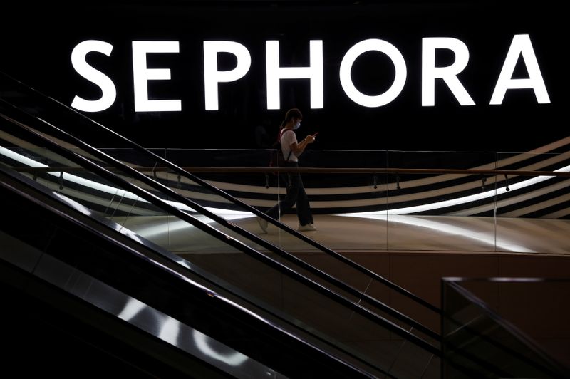 © Reuters. LVMH: SEPHORA OUVRIRA DES POINTS DE VENTE SUR 850 SITES DE KOHL'S D'ICI 2023