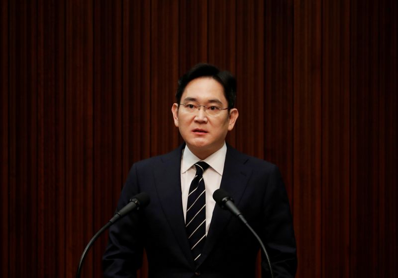 &copy; Reuters. FILE PHOTO: Samsung Electronics Vice Chairman, Jay Y. Lee, speaks during a news conference at a company&apos;s office building in Seoul