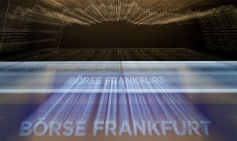 © Reuters. LES BOURSES EUROPÉENNES RECULENT À MI-SÉANCE