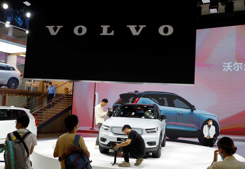 &copy; Reuters. Estande da Volvo em evento em Pequim, China.