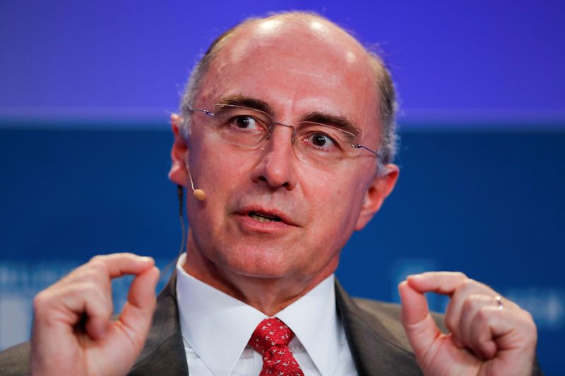&copy; Reuters. FILE PHOTO: Xavier Rolet CEO, CQS, speaks during the Milken Institute&apos;s 22nd annual Global Conference in Beverly Hills, California
