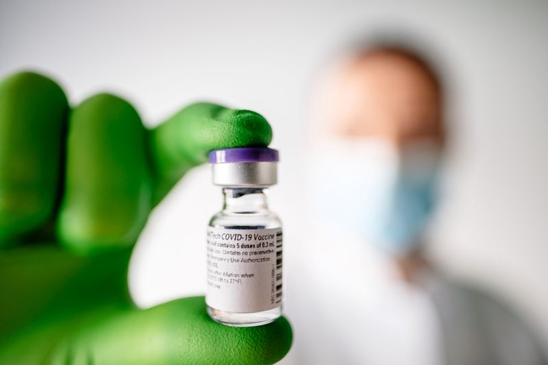 &copy; Reuters. Dose da vacina BioNTech-Pfizer, em foto de divulgação