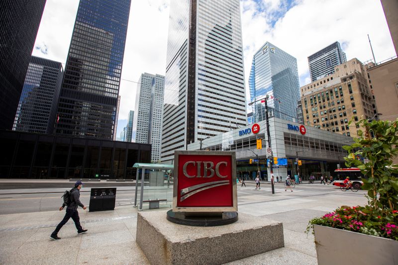 &copy; Reuters. FILE PHOTO: Phase 2 of the reopening from the coronavirus disease (COVID-19) restrictions in Toronto