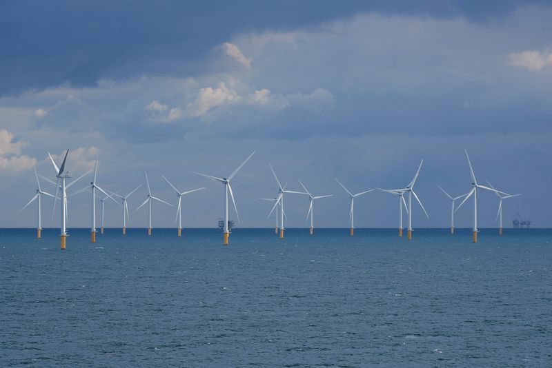 &copy; Reuters. FILE PHOTO: View of wind turbines from the Modular Offshore Grid (MOG) installed offshore near Belgium&apos;s coast