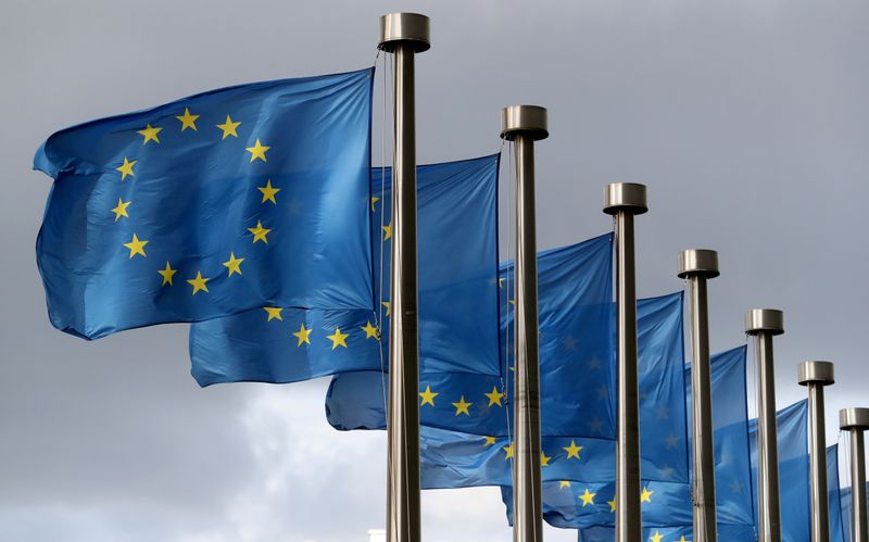 &copy; Reuters. FILE PHOTO: EU flags flutter in front of the European Commission headquarters in Brussels