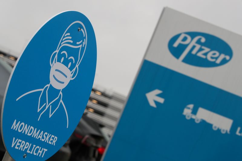 &copy; Reuters. A logo of Pfizer is seen at the entrance to the Pfizer factory in Puurs