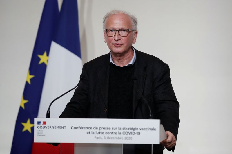 &copy; Reuters. CORONAVIRUS: L&apos;IMMUNOLOGUE ALAIN FISCHER VA CONDUIRE LA CAMPAGNE DE VACCINATION