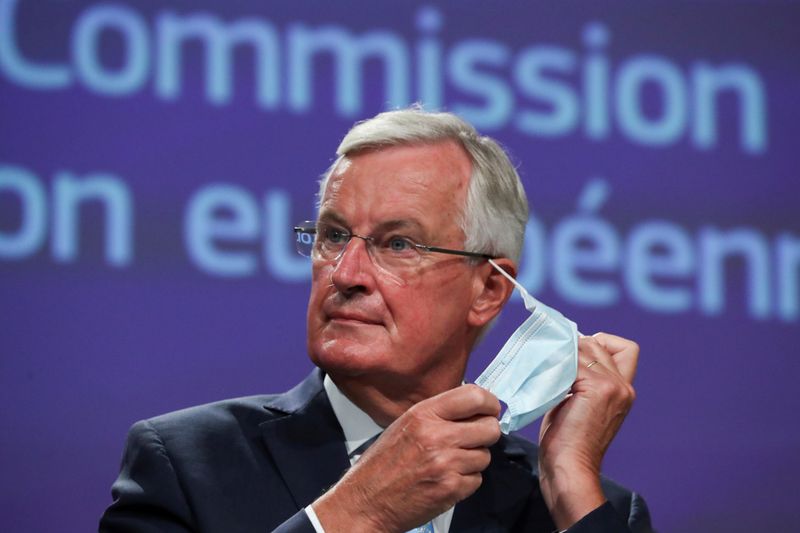 © Reuters. FILE PHOTO: EU's Brexit negotiator Michel Barnier holds a news conference in Brussels