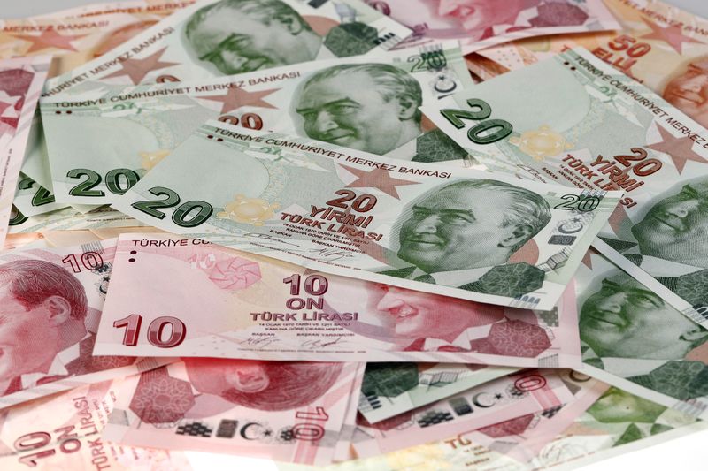 &copy; Reuters. Turkish Lira banknotes are seen in this picture illustration