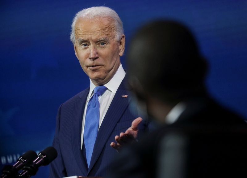 © Reuters. U.S. President-elect Joe Biden announces members of his economic policy team in Wilmington, Delaware