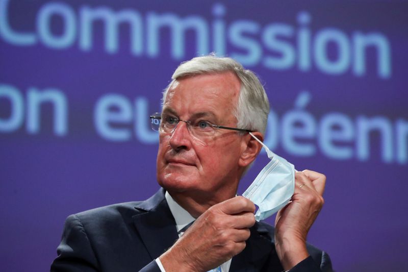 &copy; Reuters. FILE PHOTO: EU&apos;s Brexit negotiator Michel Barnier holds a news conference in Brussels