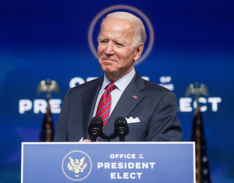 &copy; Reuters. El presidente electo de Estados Unidos, Joe Biden, habla sobre la economía y el informe de empleos de Estados Unidos en su sede de transición en Wilmington, Delaware, Estados Unidos.