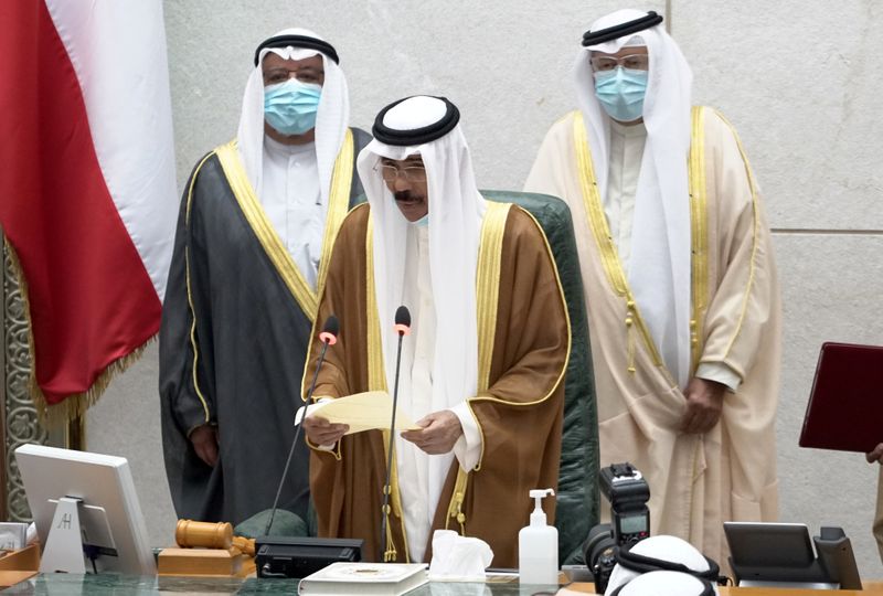 &copy; Reuters. وكالة: أمير الكويت يعبر عن سعادته بالإنجاز الذي تحقق لحل النزاع الخليجي