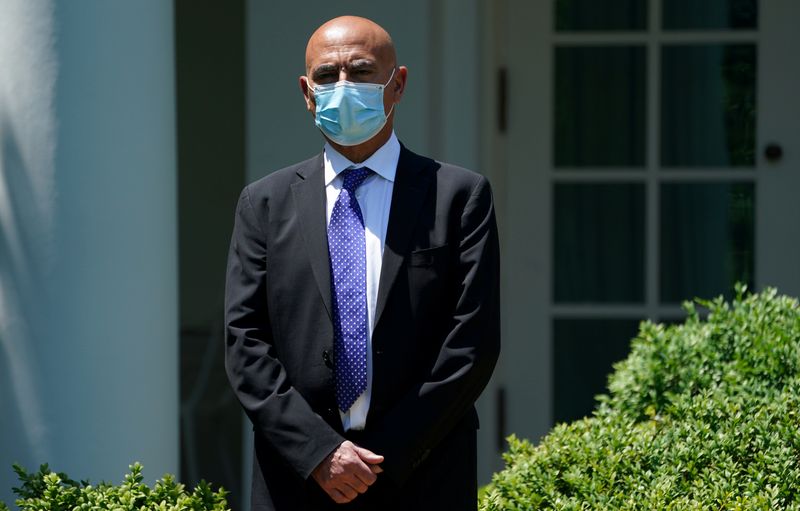 &copy; Reuters. FILE PHOTO: U.S. President Trump holds coronavirus response event in the Rose Garden at the White House in Washington