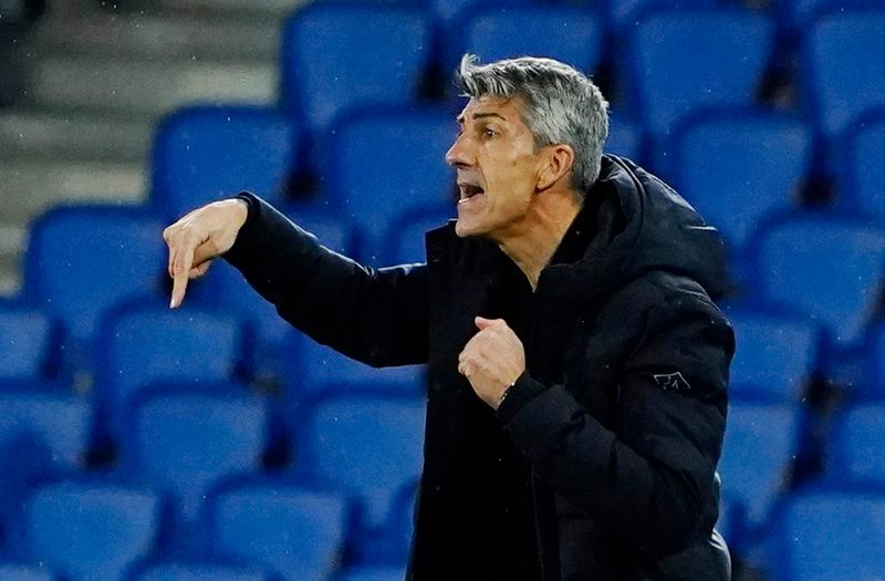 © Reuters. ريال سوسيداد يفقد قمة الدوري الإسباني بتعادله مع 10 لاعبين من ألافيس