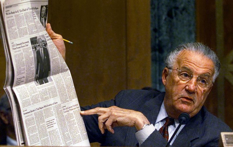 &copy; Reuters. FILE PHOTO: U.S. Senator Paul Sarbanes (D-MD) in this 2003 picture