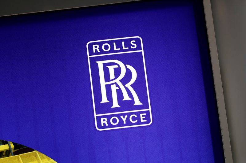 © Reuters. FILE PHOTO: The logo of Rolls-Royce is pictured at the World Nuclear Exhibition (WNE), the trade fair event for the global nuclear community in Villepinte near Paris