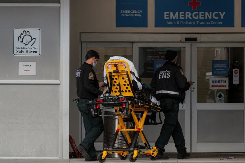 &copy; Reuters. A patient arrives outside Maimonides Medical Center, as the spread of the coronavirus disease (COVID-19) continues, in Brooklyn, New York