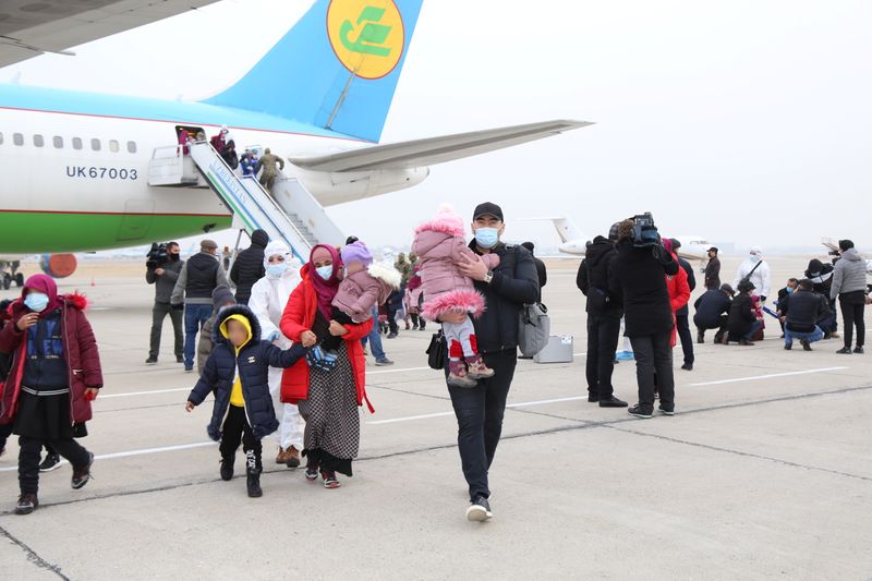 &copy; Reuters. أوزبكستان تعيد 98 من مواطنيها من مخيمات في سوريا