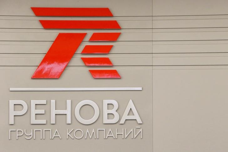 &copy; Reuters. Logo of Russian company Renova Group is seen at its headquarters in Moscow