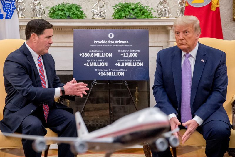 &copy; Reuters. U.S. President Trump meets with Arizona Governor Ducey in Washington