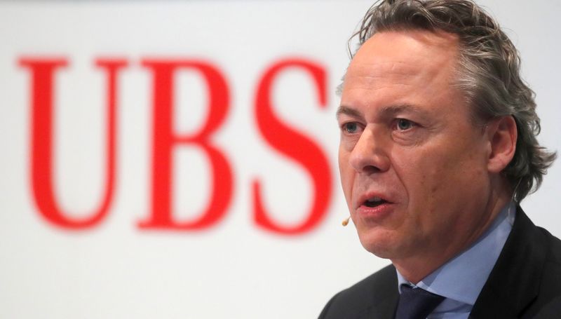 &copy; Reuters. FILE PHOTO: Designated new CEO Hamers of Swiss bank UBS addresses a news conference in Zurich