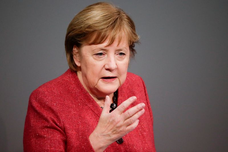 &copy; Reuters. Chanceler alemã, Angela Merkel, discursa no Parlamento em Berlim