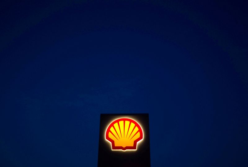 &copy; Reuters. FILE PHOTO: A Shell oil and gas sign is pictured near Nowshera