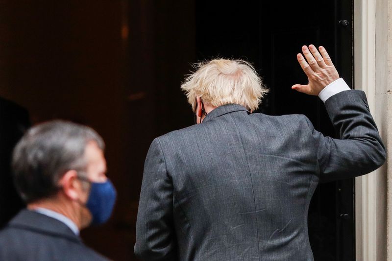 &copy; Reuters. Premiê britânico Boris Johnson chega a Downing Street, em Londres