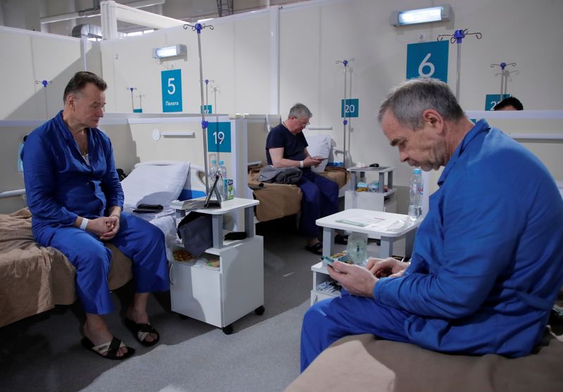 &copy; Reuters. Temporary hospital for COVID-19 patients in the Krylatskoye Ice Palace in Moscow