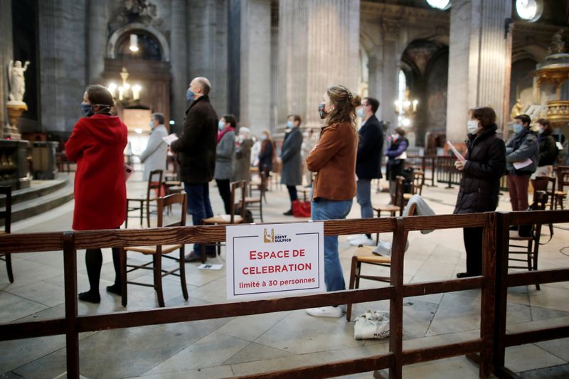 &copy; Reuters. FRANCE: LES RESSOURCES DE L&apos;EGLISE CATHOLIQUE AFFECTÉES PAR LE CORONAVIRUS