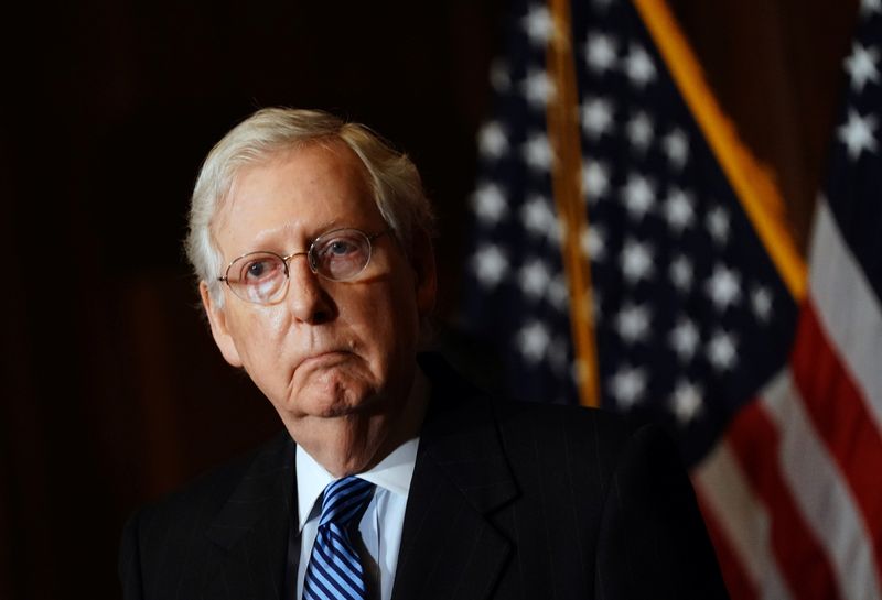 © Reuters. U.S. Senate Majority Leader Mitch McConnell stands during a news conference with Republican leaders at the U.S. Capitol in Washington