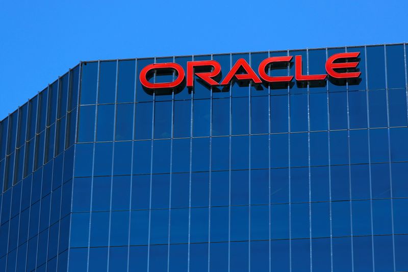 &copy; Reuters. FILE PHOTO: The Oracle logo is shown on an office building in Irvine, California