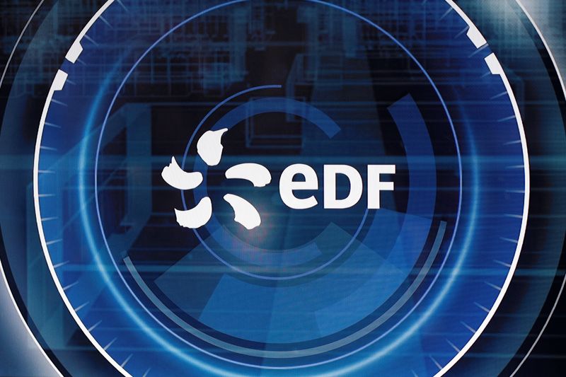 © Reuters. EDF: GRÈVE RECONDUITE CONTRE HERCULE, LA PRODUCTION NUCLÉAIRE BAISSE