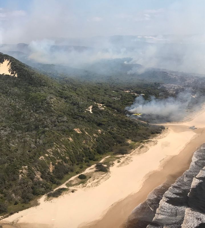 &copy; Reuters. FOTO DE ARCHIVO: Incendios en Isla Fraser en Australia