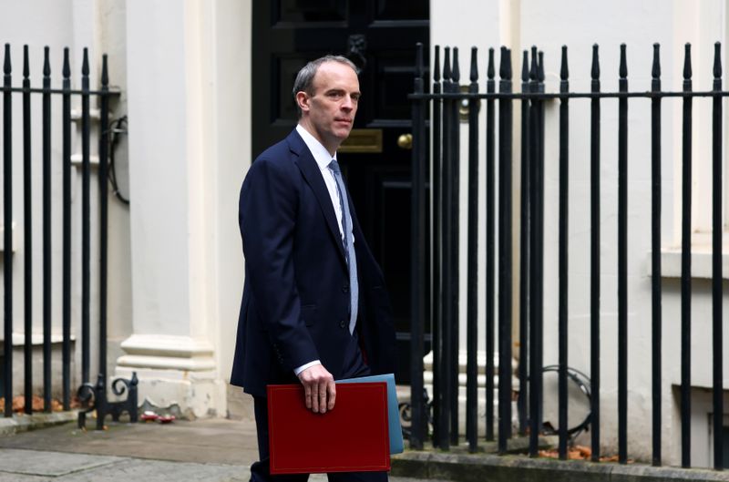 &copy; Reuters. FILE PHOTO: Britain&apos;s Foreign Affairs Secretary Dominic Raab arrives at Downing Street, in London