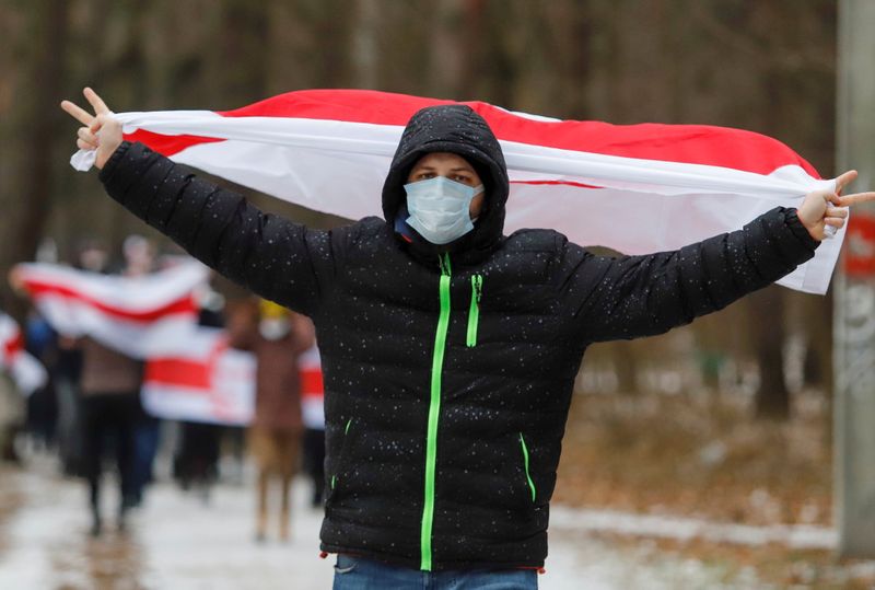 &copy; Reuters. Belarusian opposition supporters hold a rally in Minsk