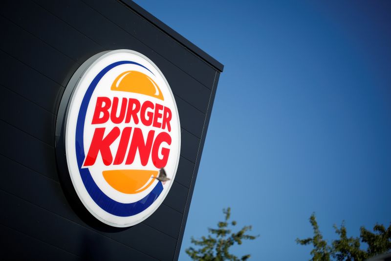 © Reuters. FILE PHOTO: The Burger King company logo stands on a sign outside a restaurant in Bretigny-sur-Orge, near Paris