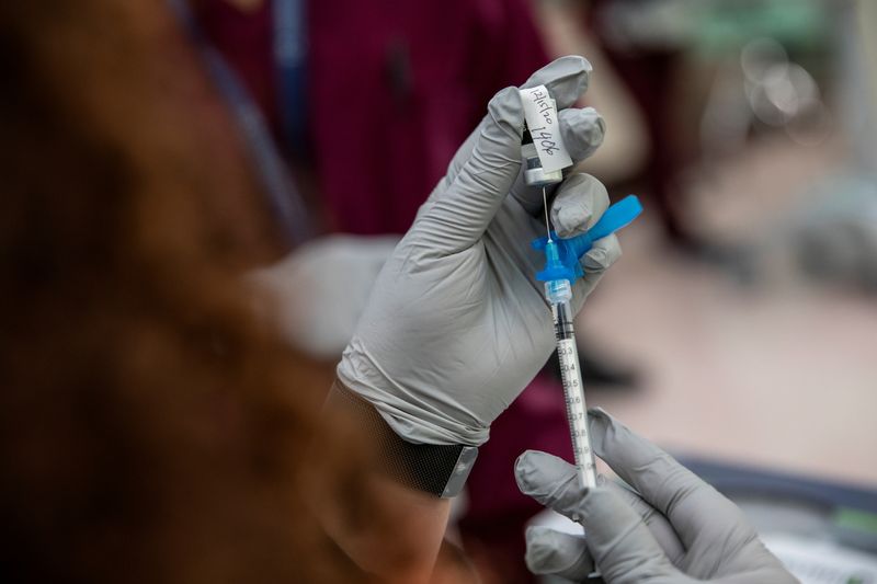 &copy; Reuters. CORONAVIRUS: HUIT PAYS DONT LA FRANCE PROMETTENT DE COORDONNER LA VACCINATION