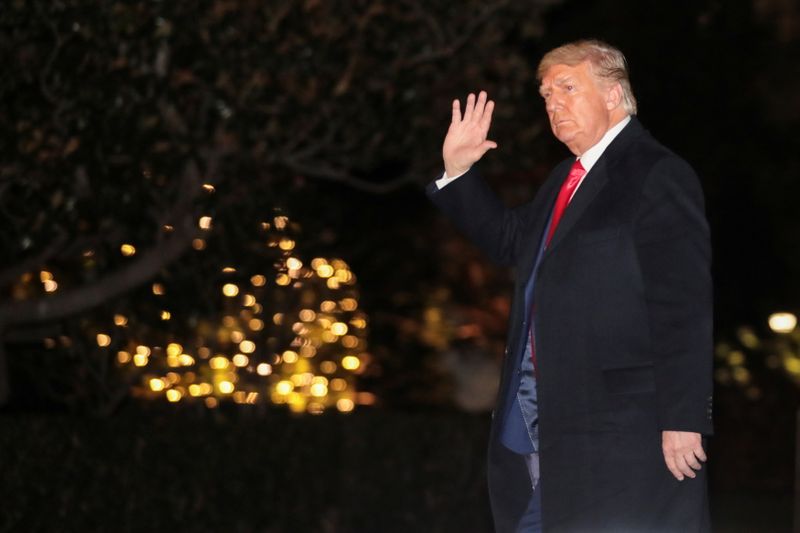 &copy; Reuters. U.S. President Donald Trump arrives from travel to West Point, New York on the South Lawn at the White House