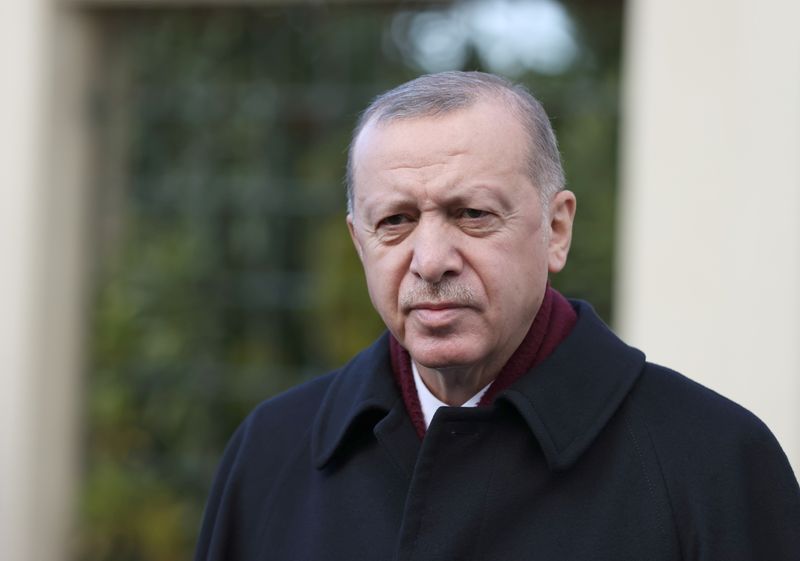 © Reuters. أردوغان يبحث مع رئيس المجلس الأوروبي تحسين علاقات تركيا بالاتحاد