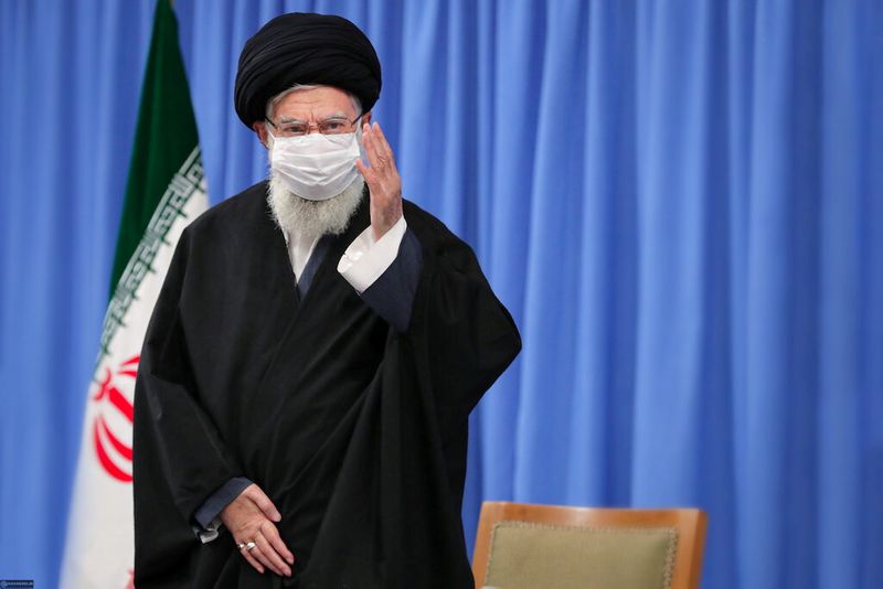 &copy; Reuters. Líder supremo do Irã, aiatolá Ali Khamenei, durante reunião em Teerã