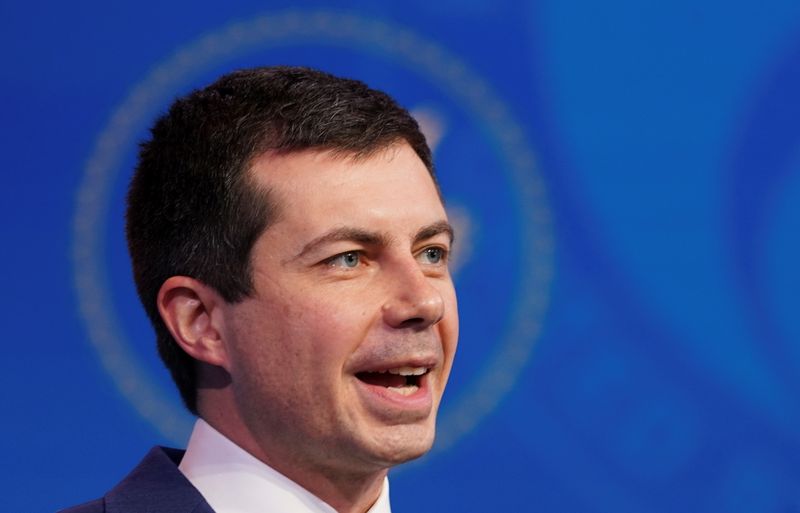 &copy; Reuters. Buttigieg, que assumirá Transporte