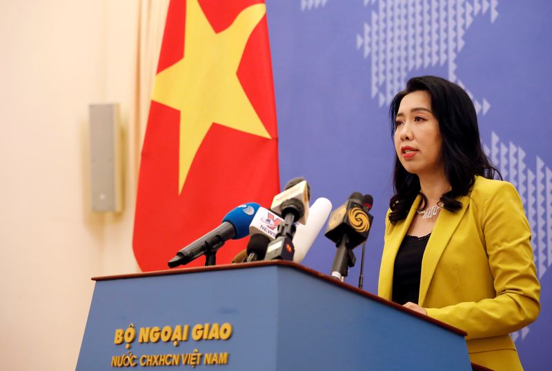 &copy; Reuters. FILE PHOTO:  Vietnamese foreign ministry spokeswoman Le Thi Thu Hang speaks at a news conference in Hanoi