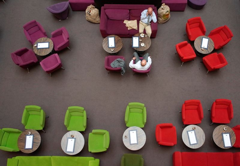 &copy; Reuters. Cafeteria em loja de departamento de Berlim